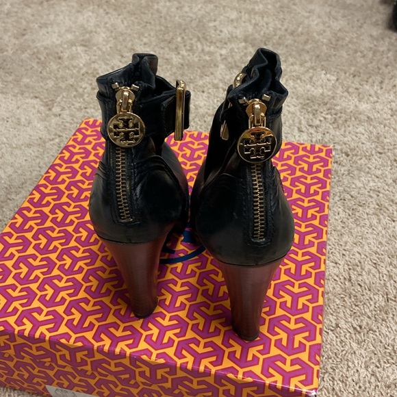 Tory Burch black soft leather heeled boots. - Picture 6 of 8